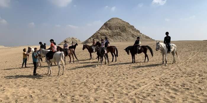 Balade à cheval dans le désert, suivie d'un déjeuner 