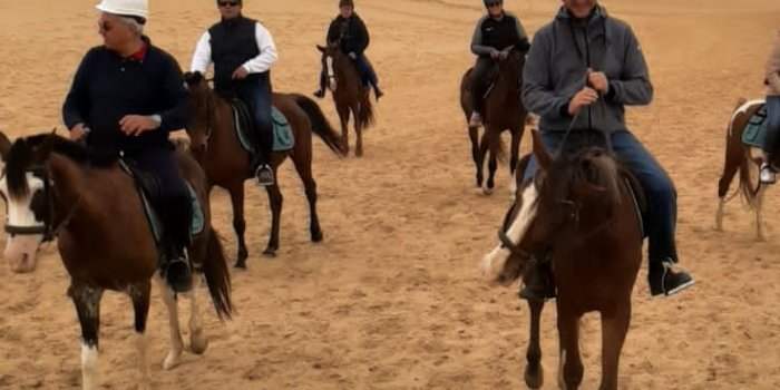 Balade à cheval dans le désert (COMPLET)