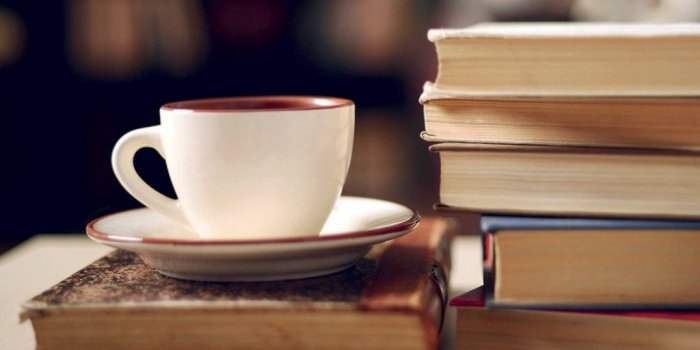 Un livre, un café