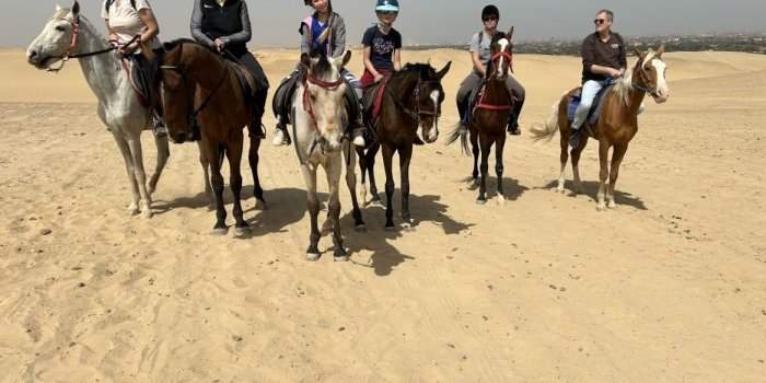 Balade à cheval dans le désert de Saqqarah